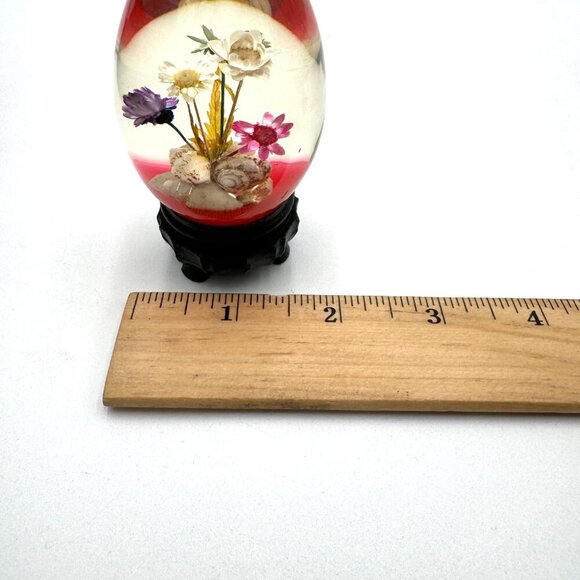 Vintage Lucite Egg Paperweight Embedded Dried Flower Seashells With stand - Picture 12 of 12